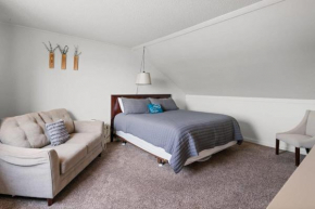 Fife Lake Lodge Multi-Level Lake View King Suite
